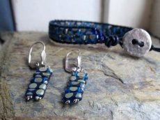 armband en oorbellen van blauwe tula beads