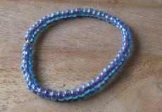 armband met lila/blauwe rocailles
